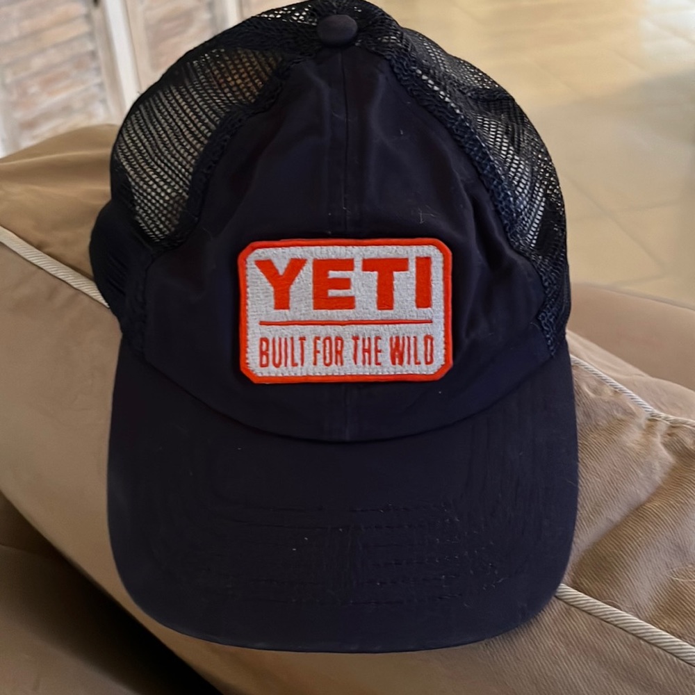 2019 YETI “ built for the wild “ trucker hat